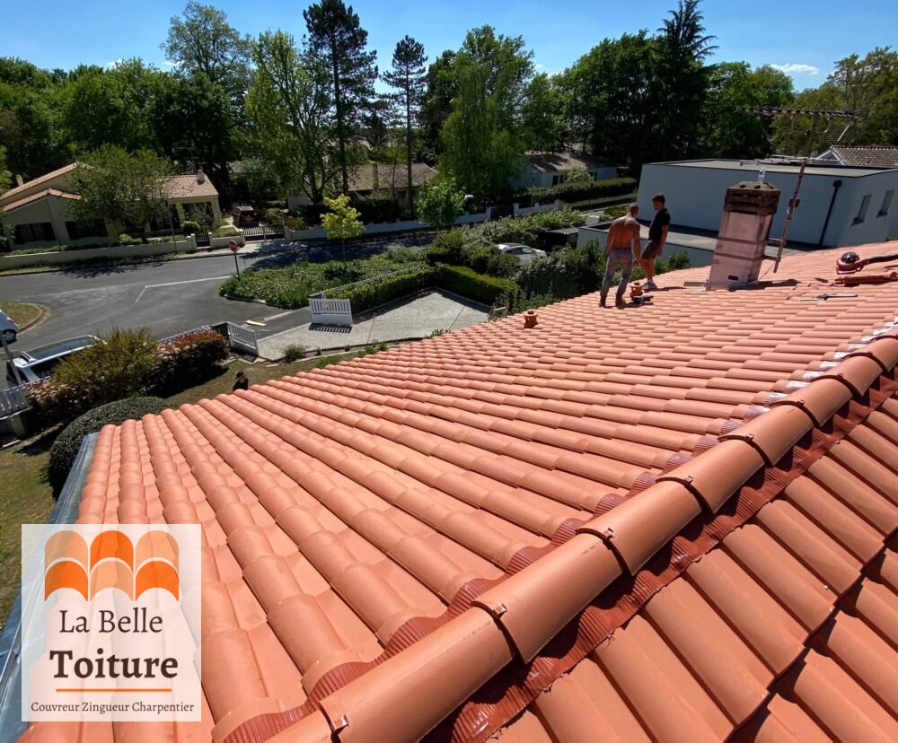 Pose de gouttières zinc à Mérignac - La Belle Toiture